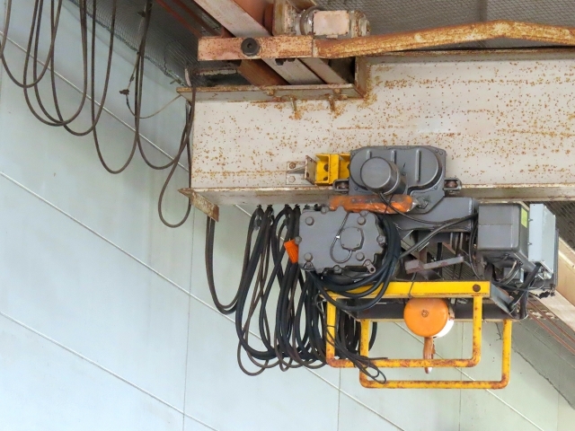 注意が必要な5トン以上の天井クレーン