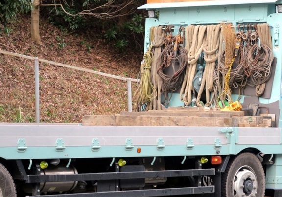重量物運搬車両でうまく輸送するシーン